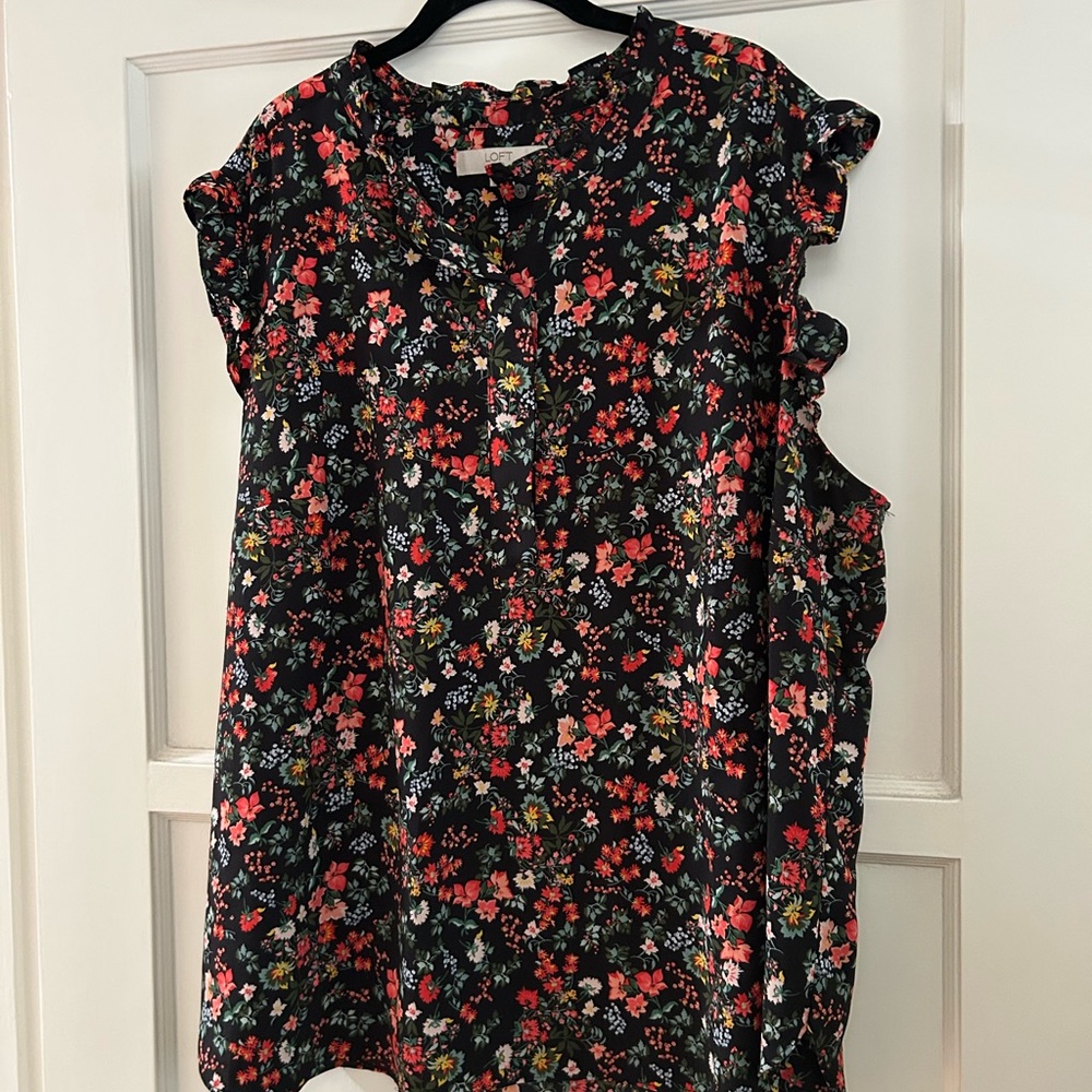 LOFT Floral Black Top, 22